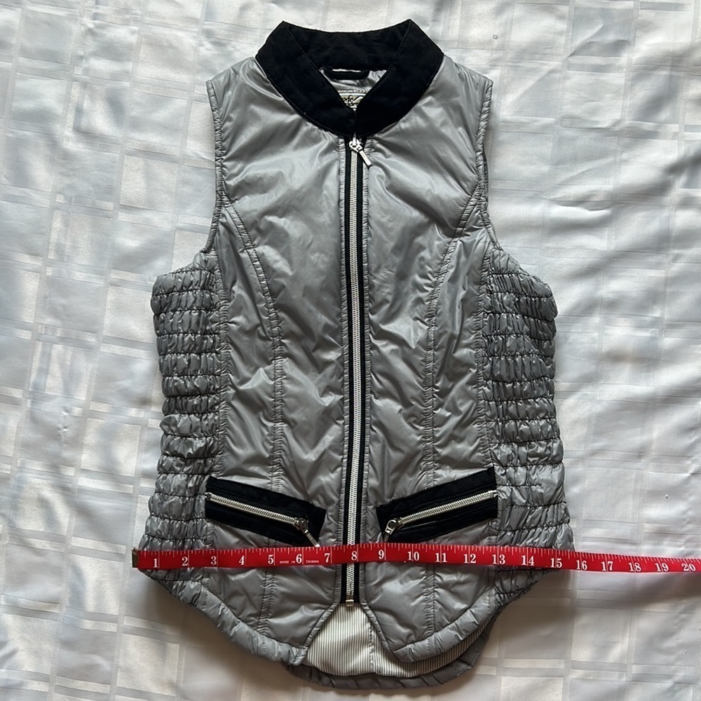 Good Rider Silver & Black Equestrian Rider Light Puff Vest - Picture 5 of 11
